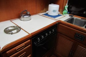 1984 Offshore Yachts East P-T Sundeck 35