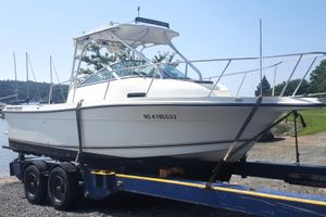 2001 Trophy Boat 2352