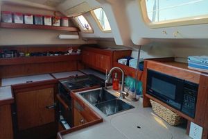 2001 Hunter 420 Passage