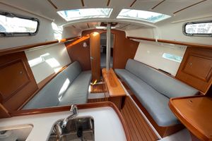 2006 Beneteau 323