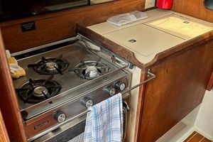 1981 Hinterhoeller Niagara 35