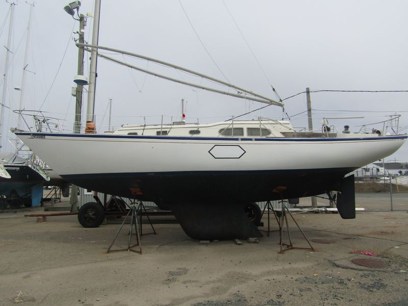 1970 Chris-Craft Apache 37'